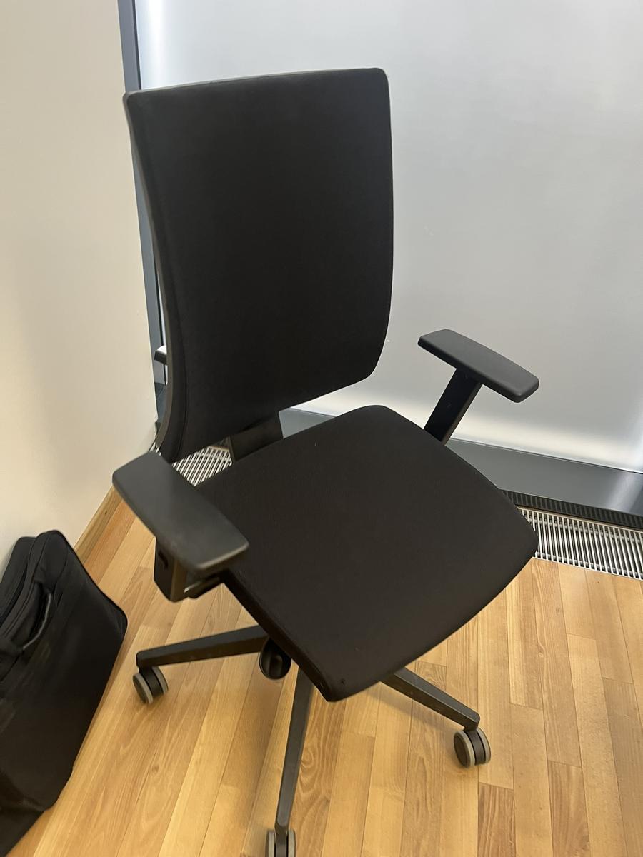 B&uuml;rodrehstuhl BENE schwarz Novy Styl