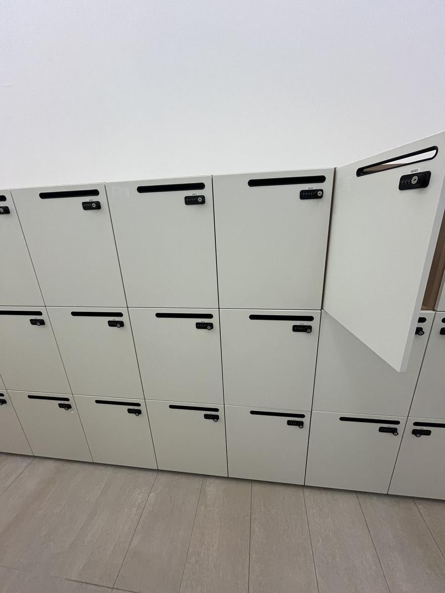 BENE Locker Zahlenschloss -Schlie&szlig;fach f&uuml;r Mitarbeiter 90/60/170 cm