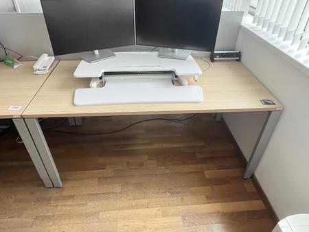 BENE Schreibtisch mit R�ckwand 160 x 80 cm