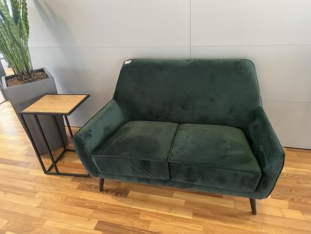 2 er Sitzsofa mit Beistelltisch 134/74/85 cm