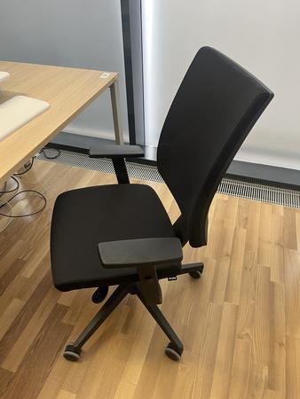 B�rodrehstuhl BENE schwarz Novy Styl