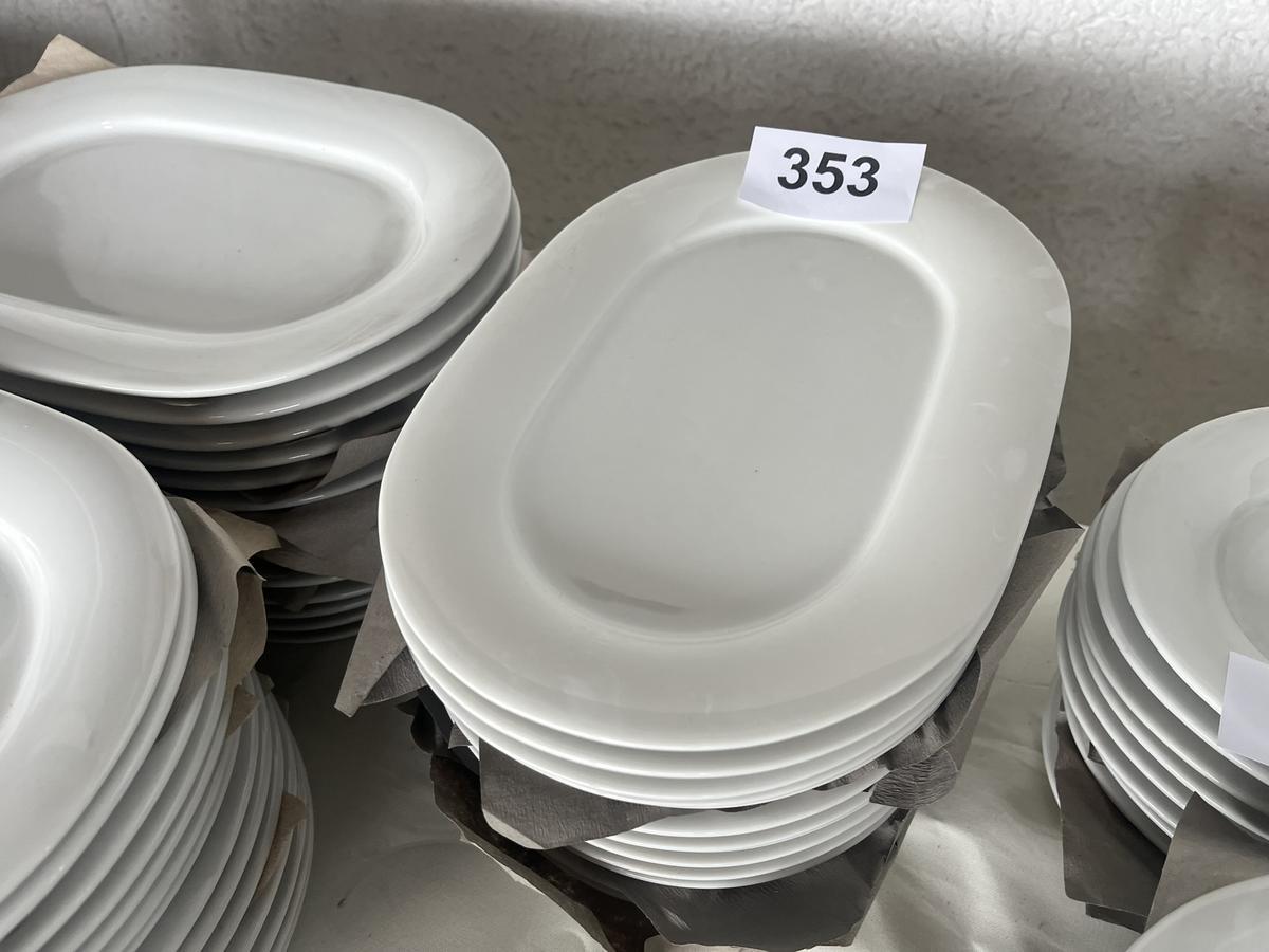 15 St&uuml;ck Porzellanteller - Platten Selfman 28x22 cm