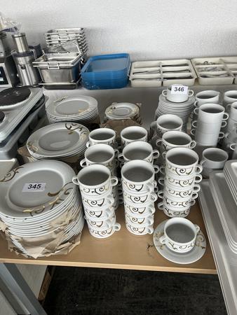 ca. 160 teiliges Porzellanset: 60 St�ck Teller , 48 x Suppe mit Untersetzer