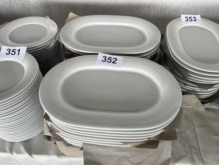 28 St�ck Porzellanteller - Platten Selfman 33x22 cm