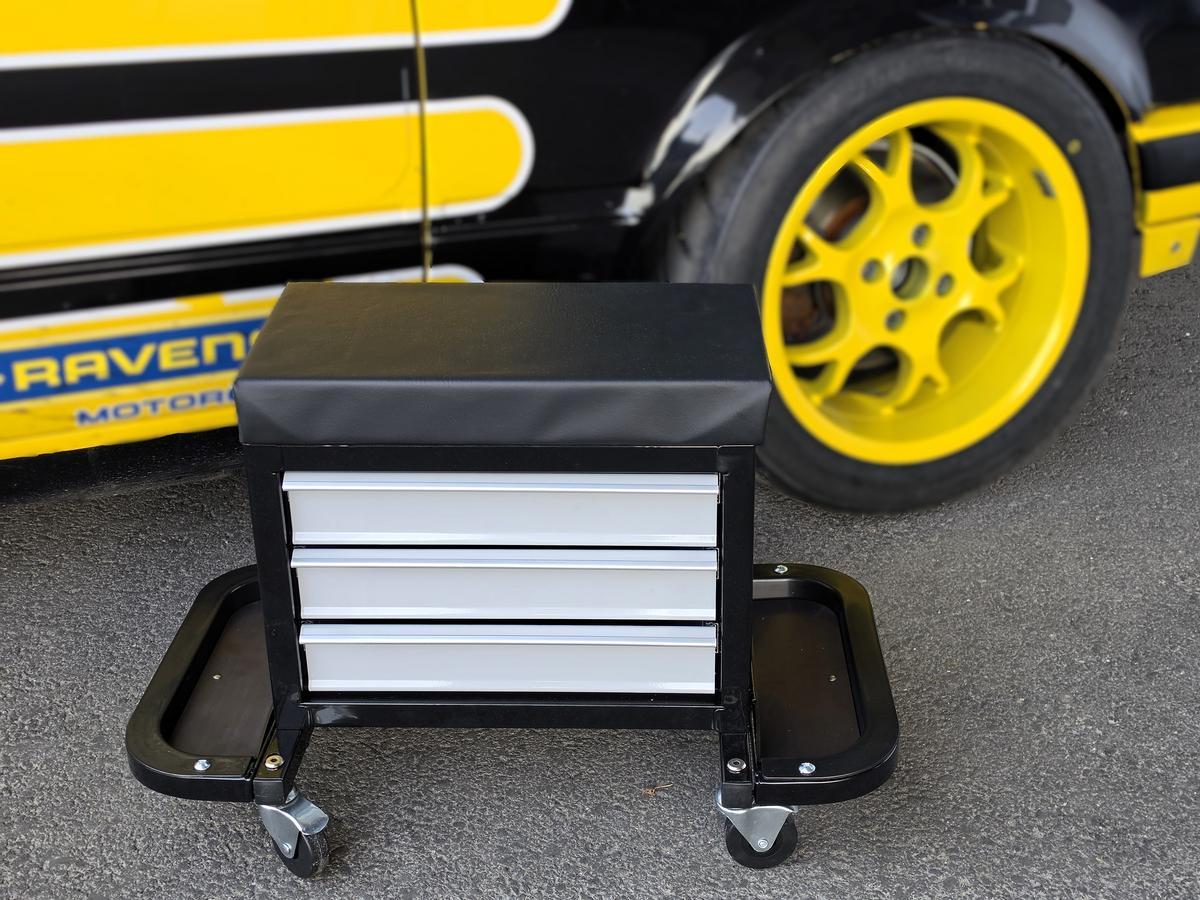 Werkstatthocker mit Laden und Rollen � Silber/Schwarz