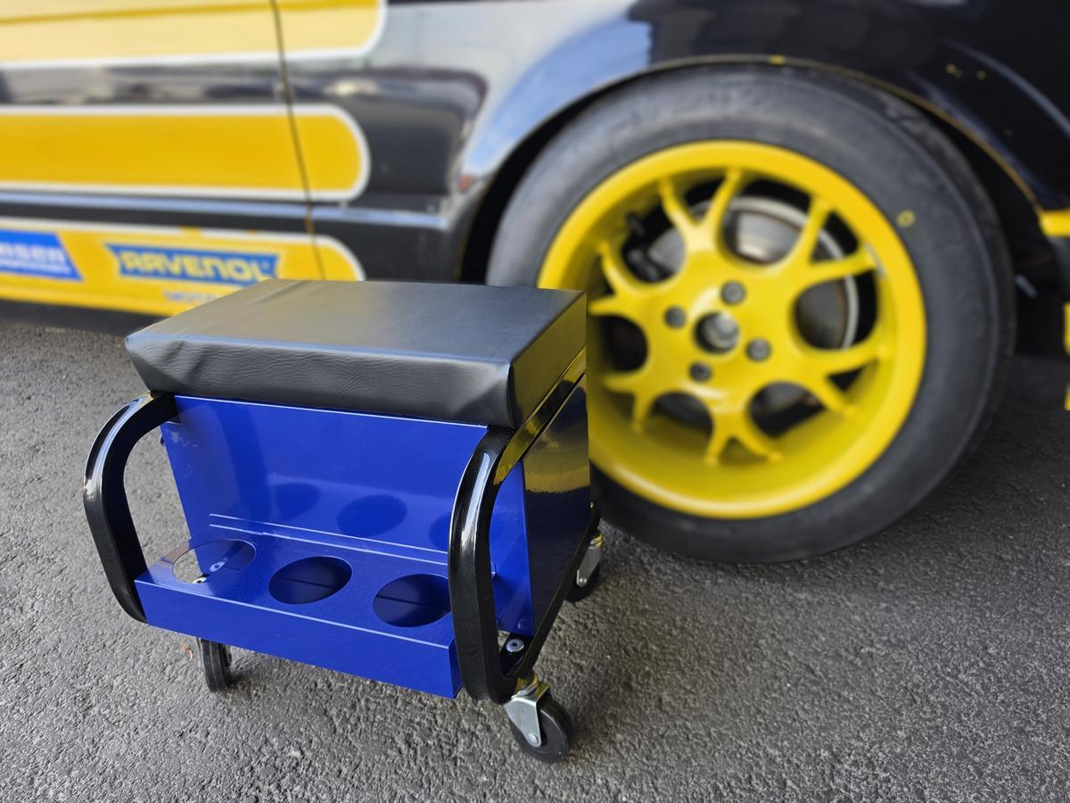 Werkstatthocker mit Laden und Rollen � Blau/Schwarz