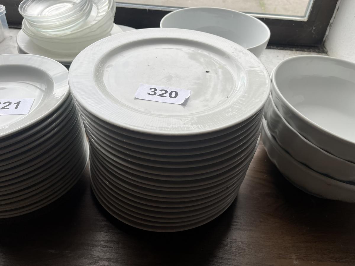 18 Stk. Lilienporzellanteller DM 28 cm