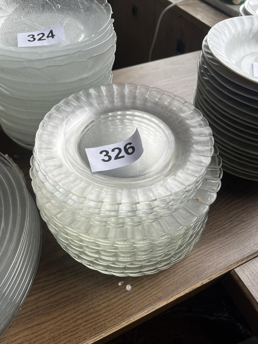 ca. 15 Stk. Glasteller DM 23 cm?d=2026-05-07 17:16:00