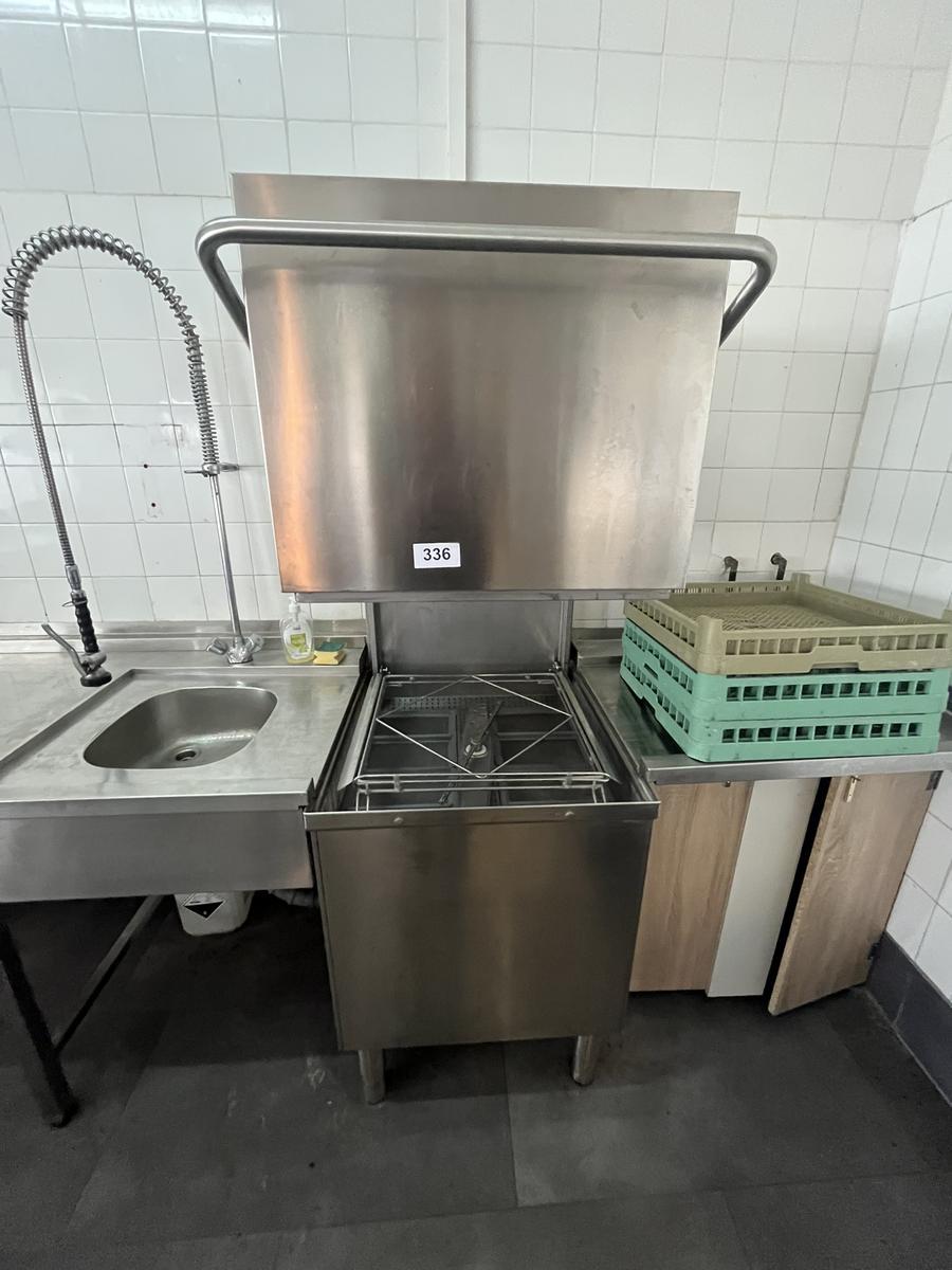 Durchlaufsp&uuml;lmaschine ca. 72 x 83 x 150 cm + 3 Waschk&ouml;rbe?d=2026-05-07 17:16:40