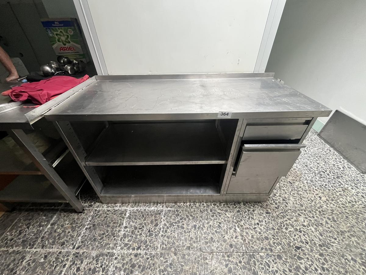 Edelstahltisch ca. 148 x 60 x 90 cm?d=2026-05-07 17:14:55