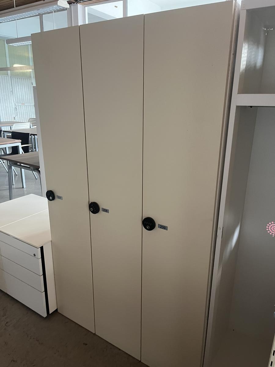 ERKA Umkleideschrank 3teilig?d=2026-05-09 08:24:28