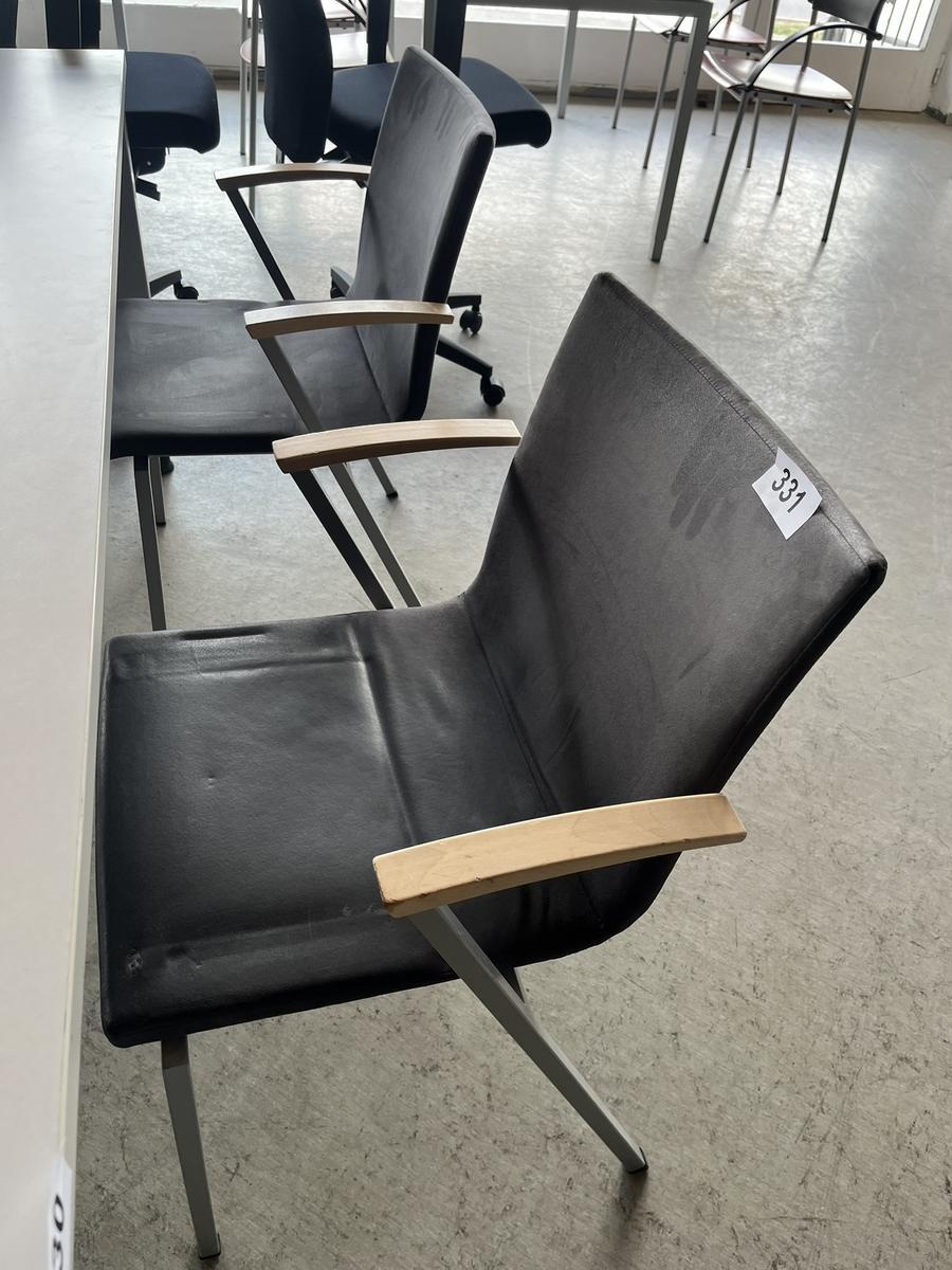 ca. 16 Stk. Stapelst&uuml;hle mit Armlehne