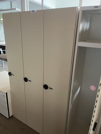 ERKA Umkleideschrank 3teilig, neuwertig, 105 x 50 x 176 cm mit Zahlenschloss, sechs L�ftungen