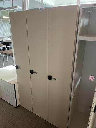 ERKA Umkleideschrank 3teilig, neuwertig, 105 x 50 x 176 cm mit Zahlenschloss, sechs L�ftungen