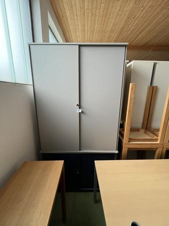 2 St�ck Aktenschr�nke 120/150 cm sowie 120/75 cm mit Schiebet�ren