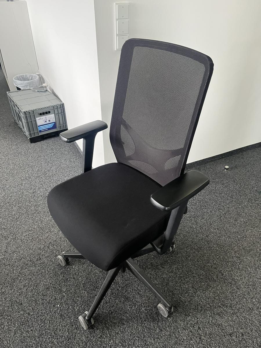 B&uuml;rodrehstuhl mit Armlehne Narbutas?d=2026-05-13 13:37:16