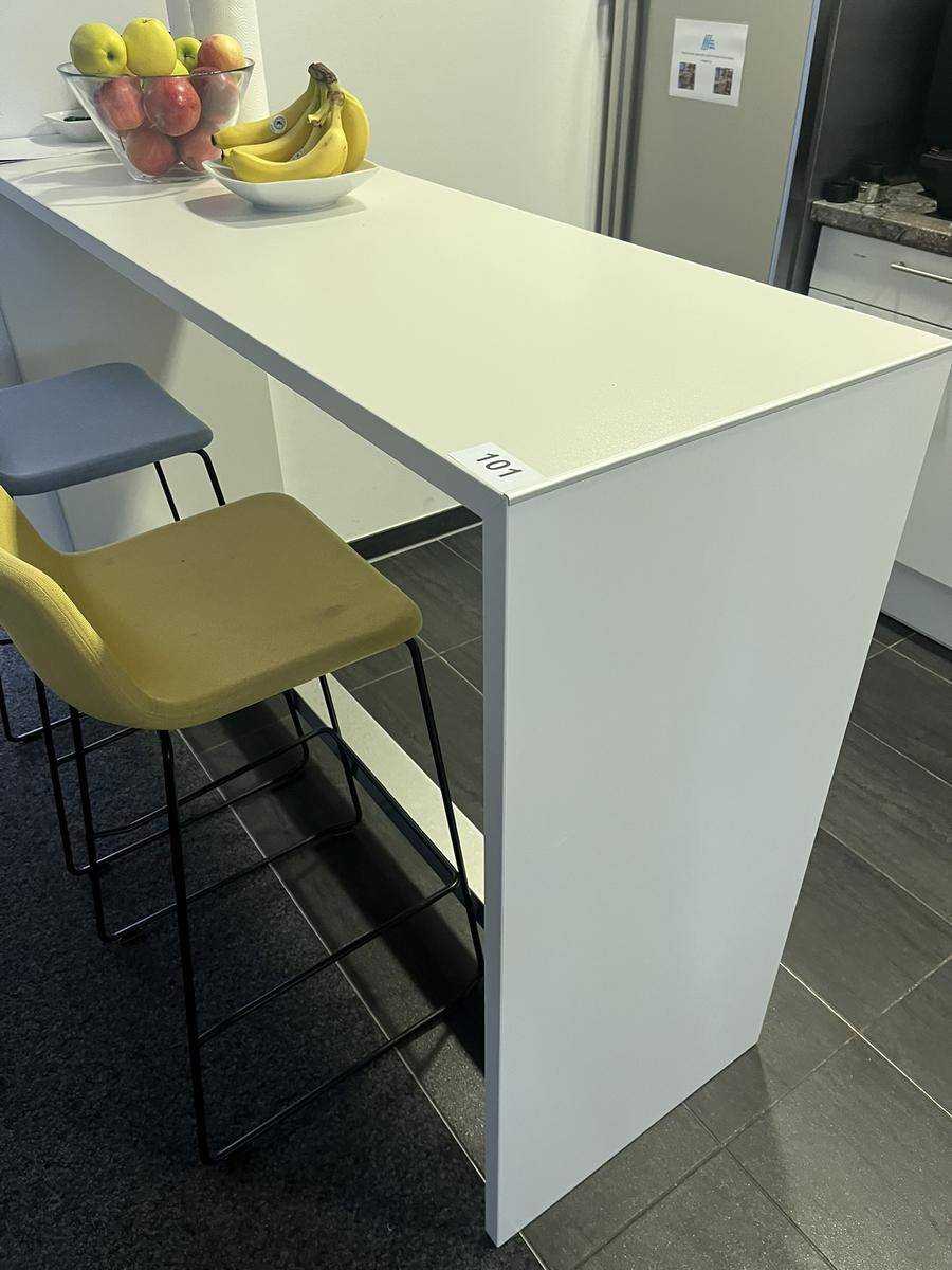 BLAHA Sozialraumtisch ca. 160x45x110 cm mit 2 St&uuml;hlen