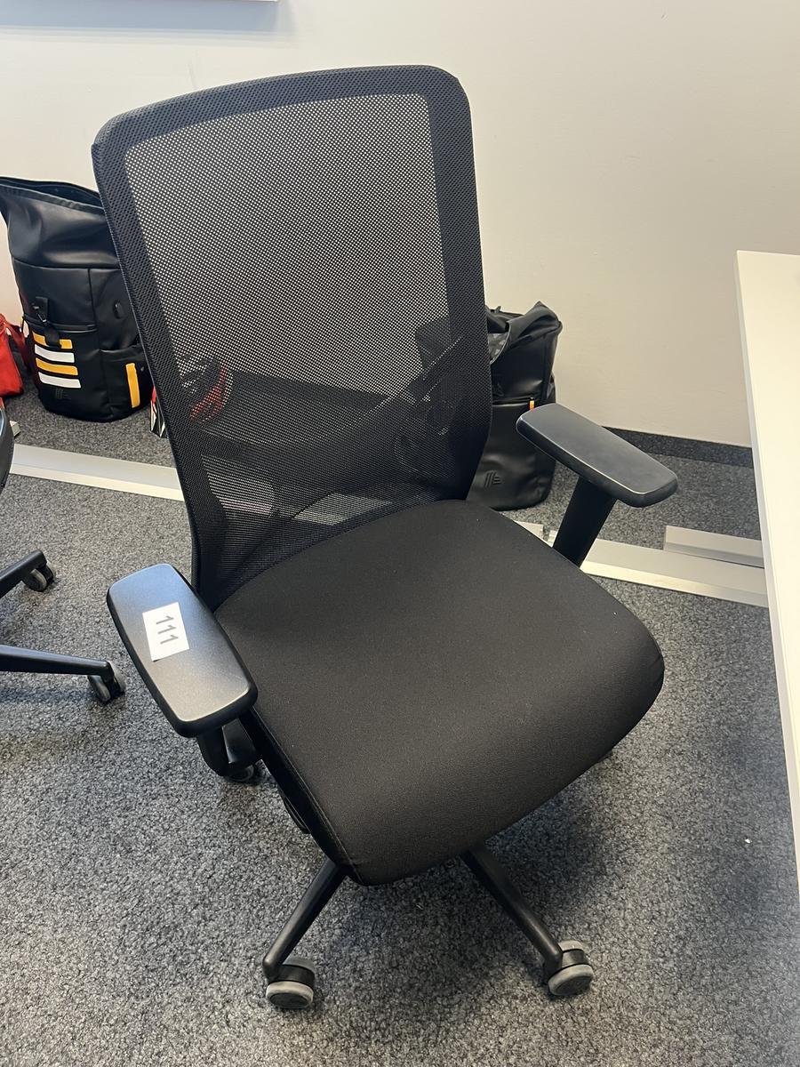 B&uuml;rodrehstuhl mit Armlehne Narbutas?d=2026-05-13 13:37:17