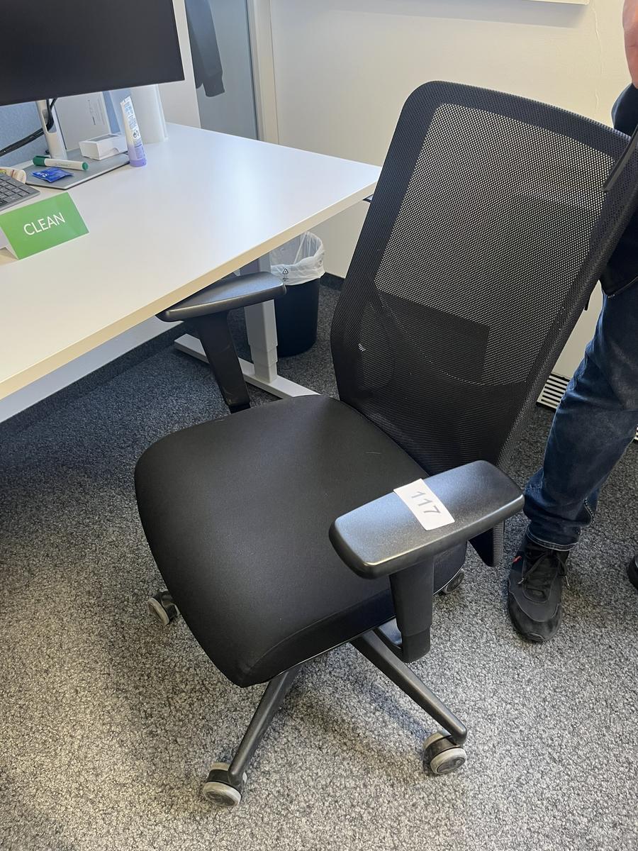B&uuml;rodrehstuhl mit Armlehne Narbutas?d=2026-05-13 13:37:17