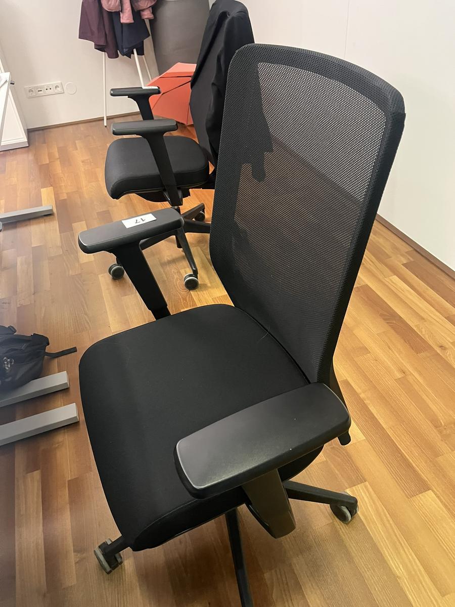 B&uuml;rodrehstuhl mit Armlehne Narbutas
