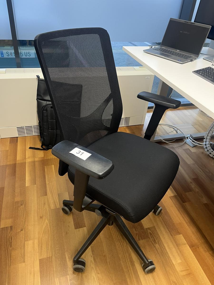 B&uuml;rodrehstuhl mit Armlehne Narbutas