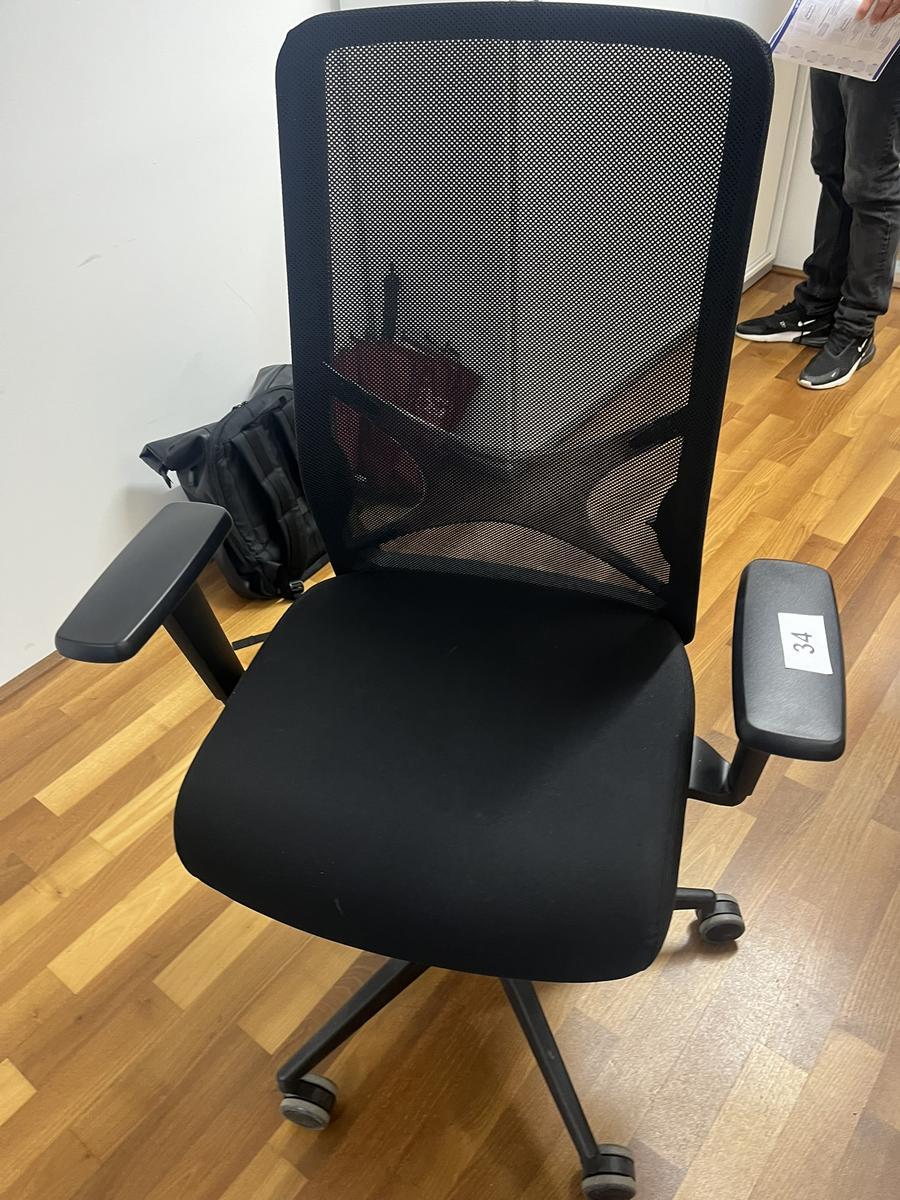 B&uuml;rodrehstuhl mit Armlehne Narbutas?d=2026-05-13 13:29:24