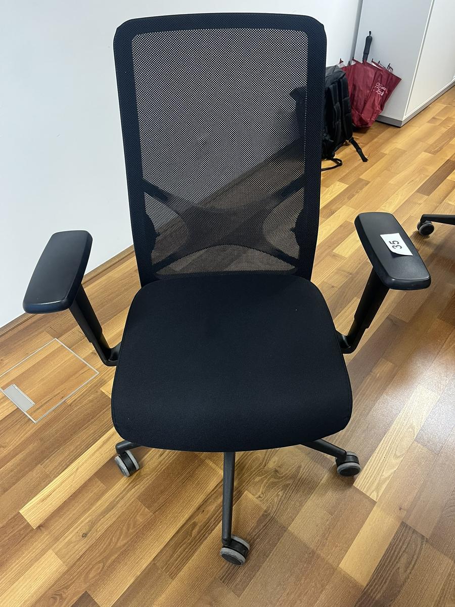 B&uuml;rodrehstuhl mit Armlehne Narbutas?d=2026-05-13 13:29:43