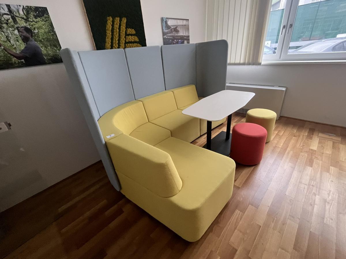 Sitzbankgruppe ca.245x180x150 cm?d=2026-05-13 13:29:36