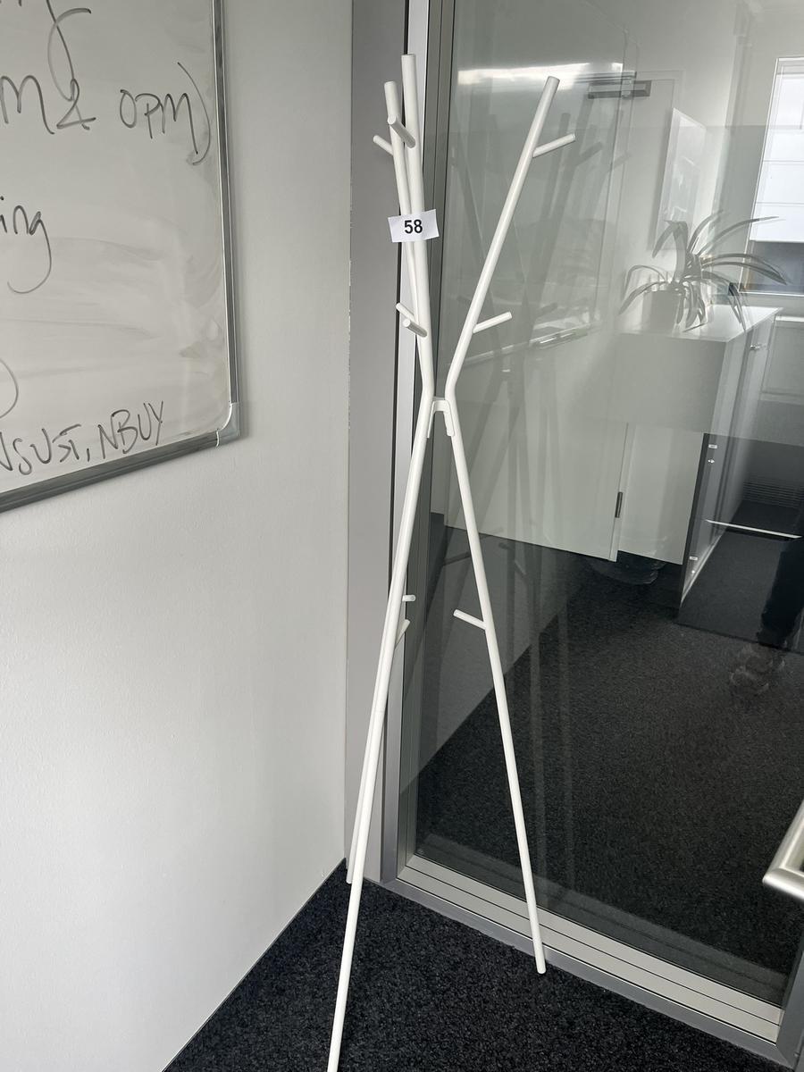 3 St&uuml;ck Designer Kleiderst&auml;nder?d=2026-05-13 13:29:10