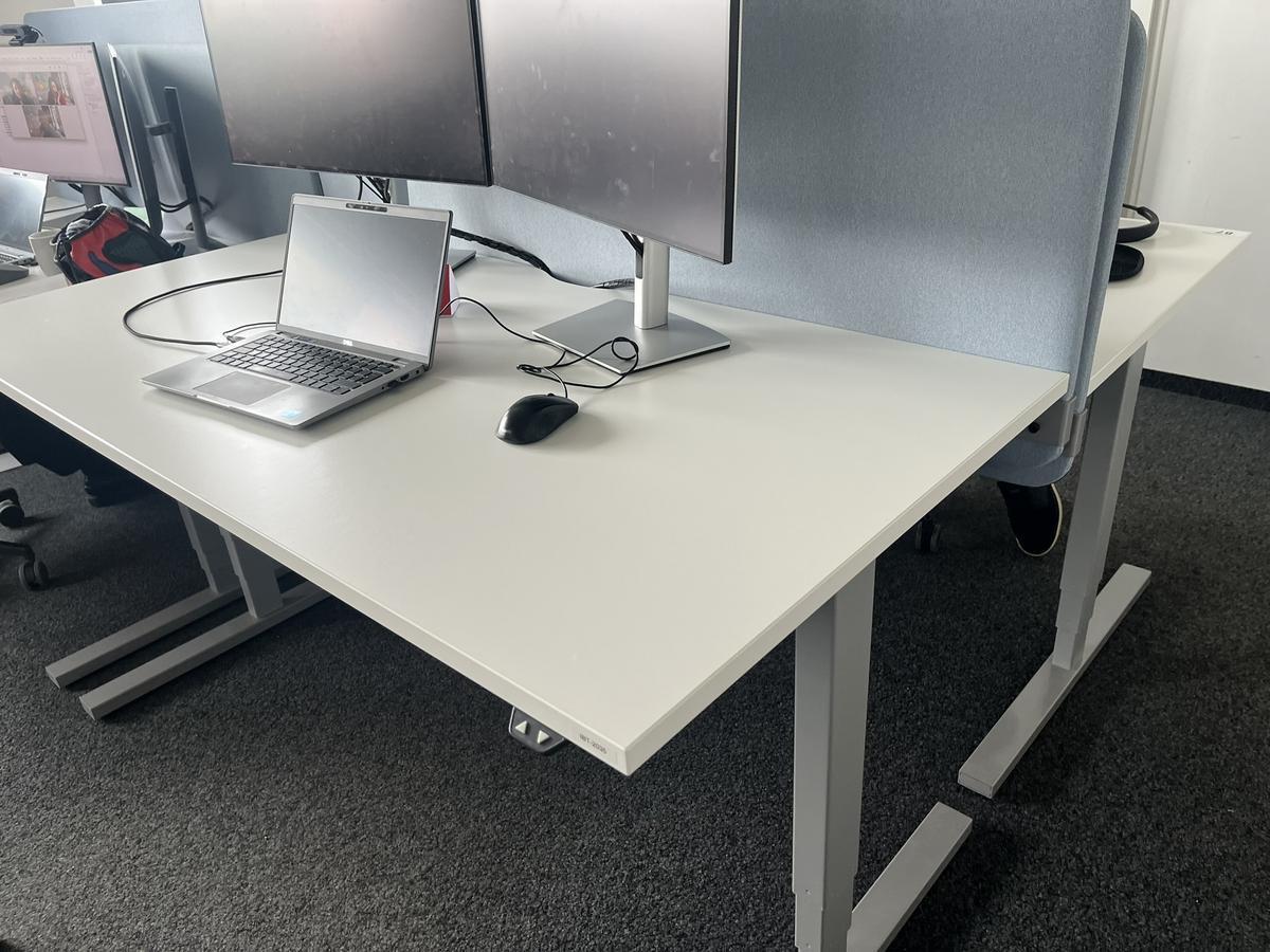Schreibtisch elektrisch h&ouml;henverstellbar 160x80 cm Narbutas
