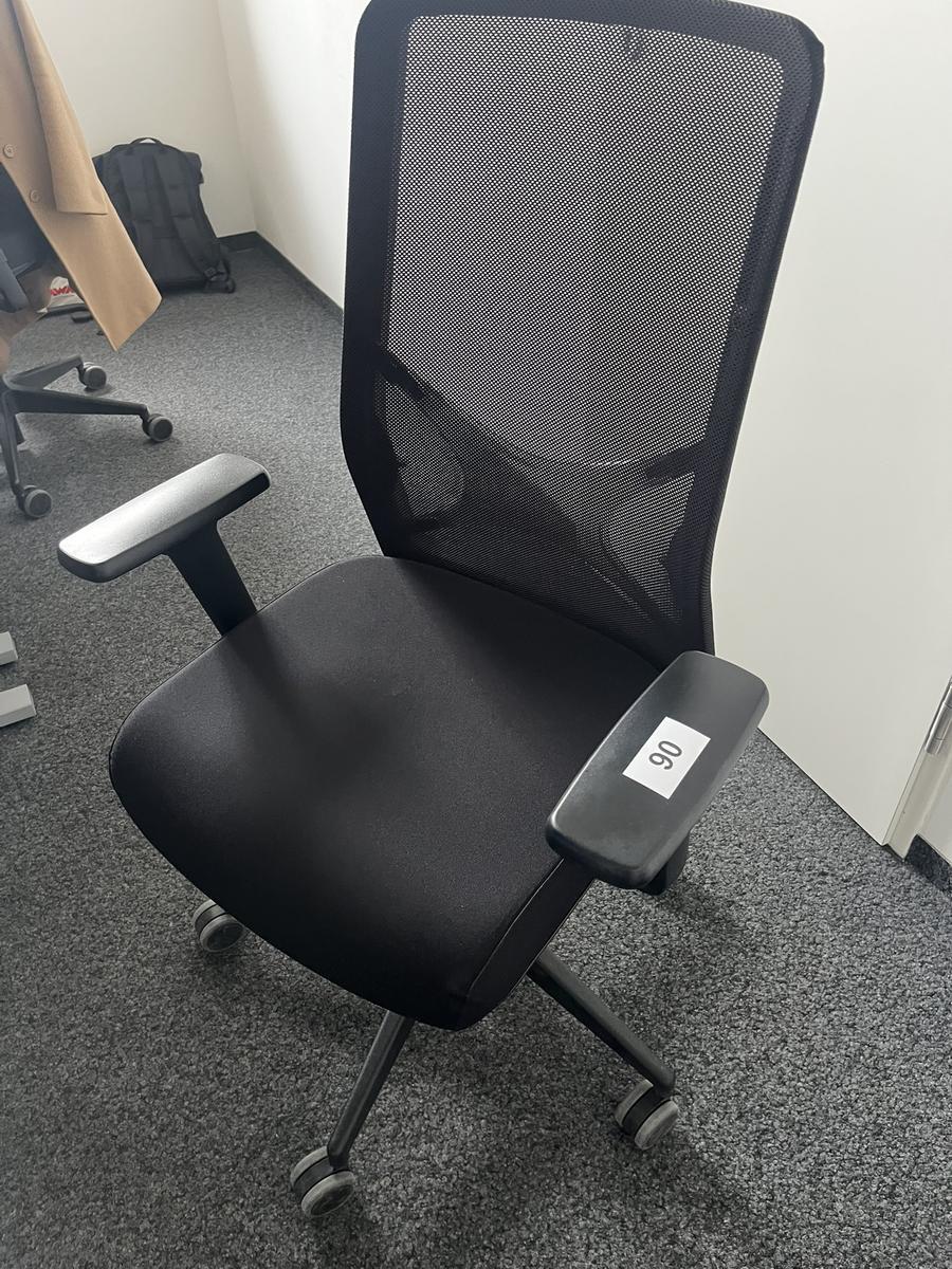 B&uuml;rodrehstuhl mit Armlehne Narbutas?d=2026-05-13 13:36:41