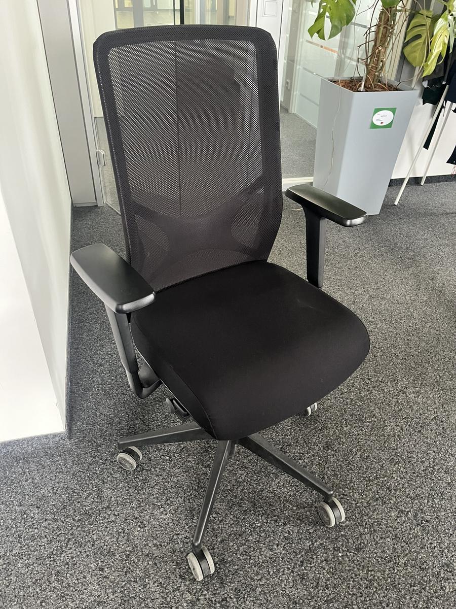 B&uuml;rodrehstuhl mit Armlehne Narbutas?d=2026-05-13 13:36:41