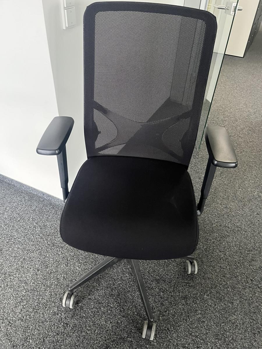B&uuml;rodrehstuhl mit Armlehne Narbutas?d=2026-05-13 13:37:16