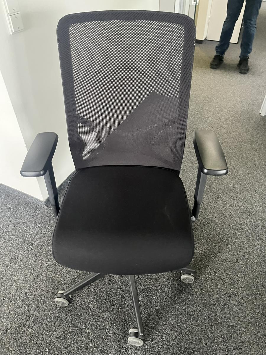 B&uuml;rodrehstuhl mit Armlehne Narbutas