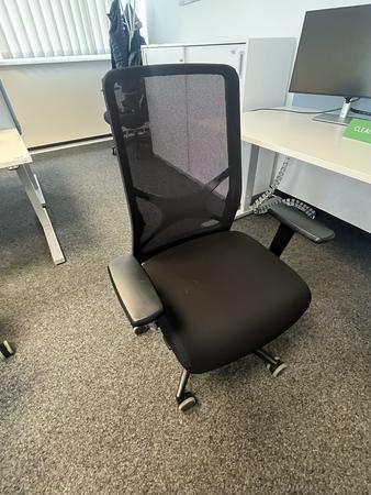 B�rodrehstuhl mit Armlehne Narbutas
