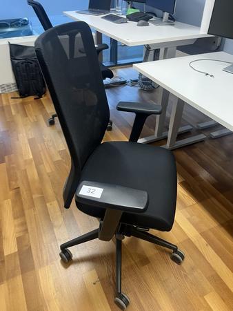 B�rodrehstuhl mit Armlehne Narbutas