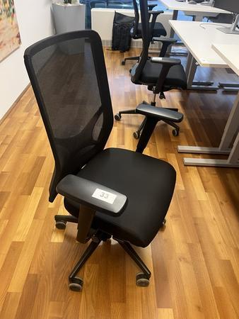 B�rodrehstuhl mit Armlehne Narbutas