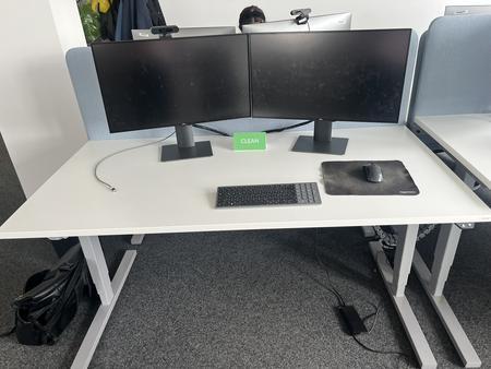Schreibtisch elektrisch h�henverstellbar 160x80 cm Narbutas