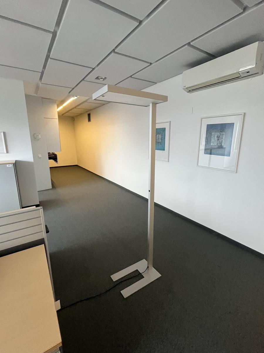MoltoLuce B&uuml;rostehleuchte ca.60x32x195 cm