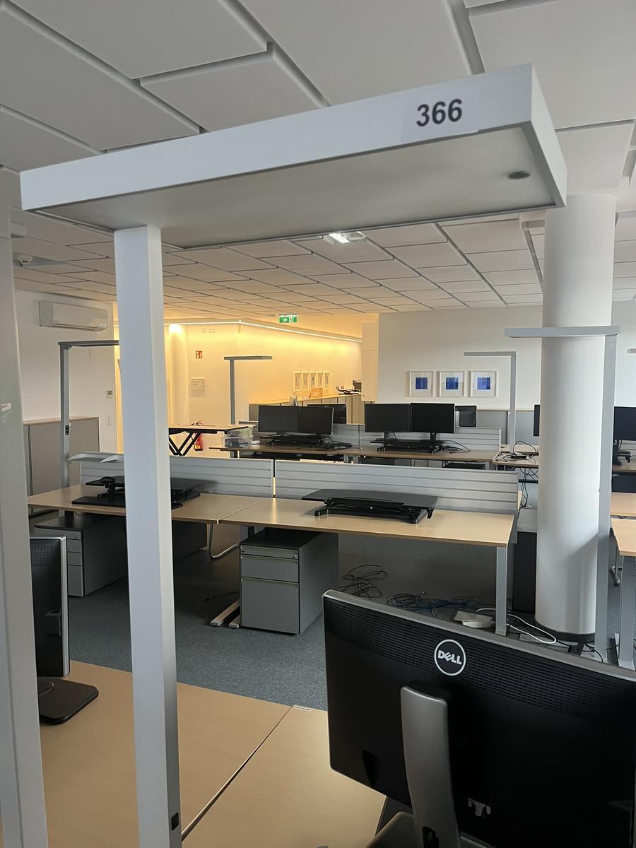 MoltoLuce B&uuml;rostehleuchte ca.60x32x195 cm?d=2026-05-13 13:32:04