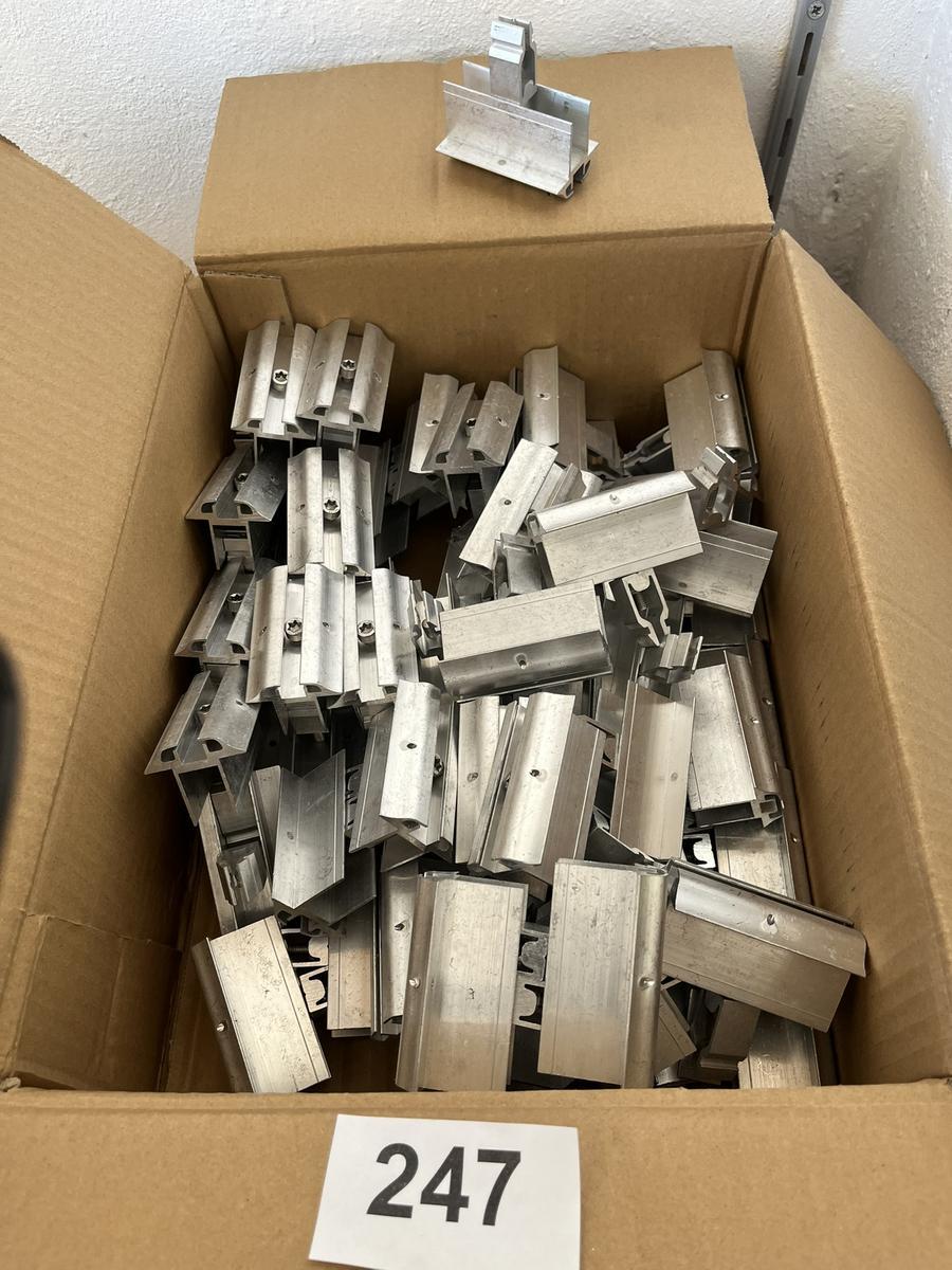 1 Karton Endklemmen, 1 Karton Mittelklemmen, 1 Karton Verbindungsst&uuml;cke?d=2026-05-21 00:39:57