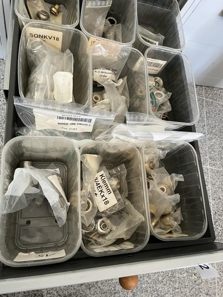 Ladeninhalt mit Klemmverschraubungen verschiedene Sorten?d=2026-05-21 00:39:51
