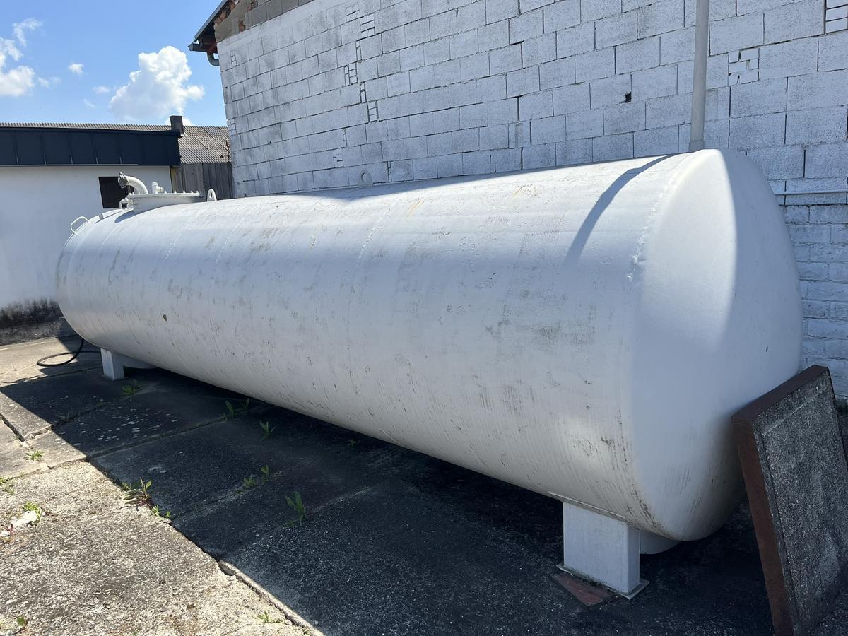 Diesel-Tankstelle, Dieseltank 13000 l, doppelwandig, Ma&szlig;e: ca. L 9,5 m x B 1,80 m x H 2 m?d=2026-05-21 00:39:03