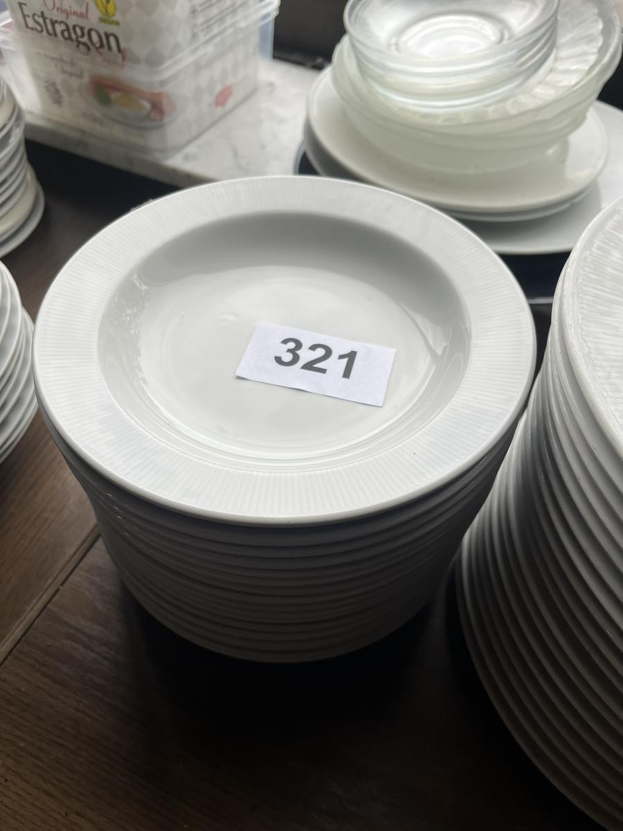 17 Stk. Lilienporzellan-Suppenteller DM 22 cm?d=2026-05-26 21:07:46
