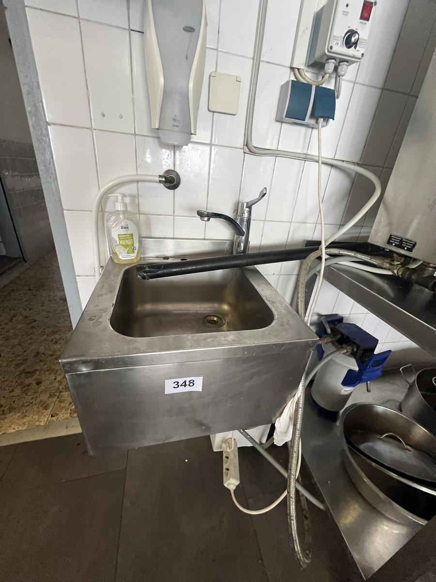 Handwaschbecken mit Armatur ca. 45 x 45 x 34 cm?d=2026-05-26 21:07:45
