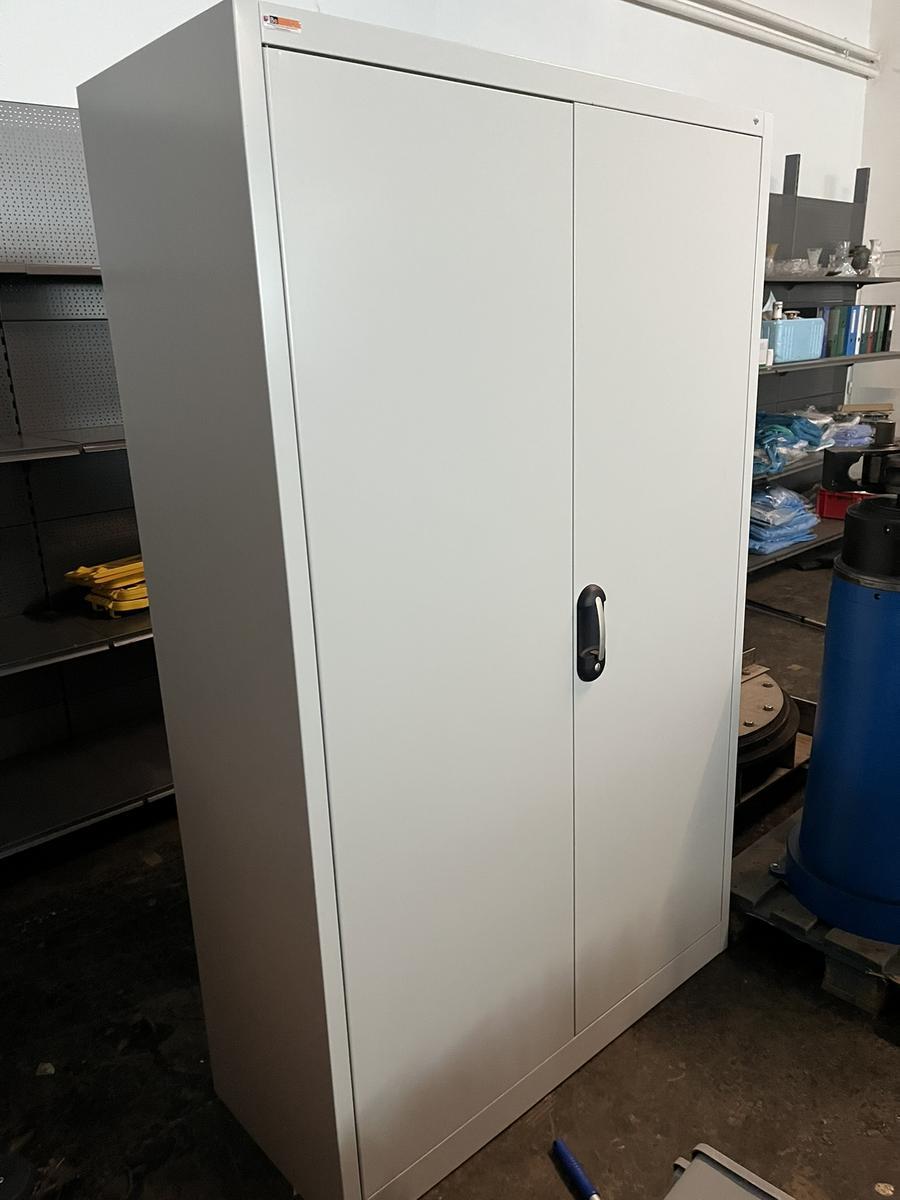 2fl&uuml;geliger Blechschrank neuwertig ca. 120 x 50 x 196 cm?d=2026-05-28 19:30:17
