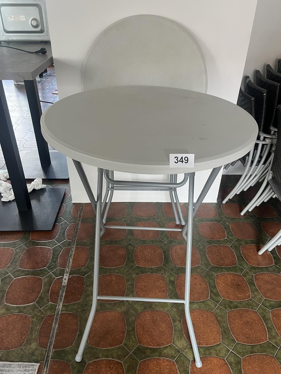 2 Stk. Stehtische klappbar, 80 cm DM, H&ouml;he 110 cm?d=2026-05-28 19:34:18