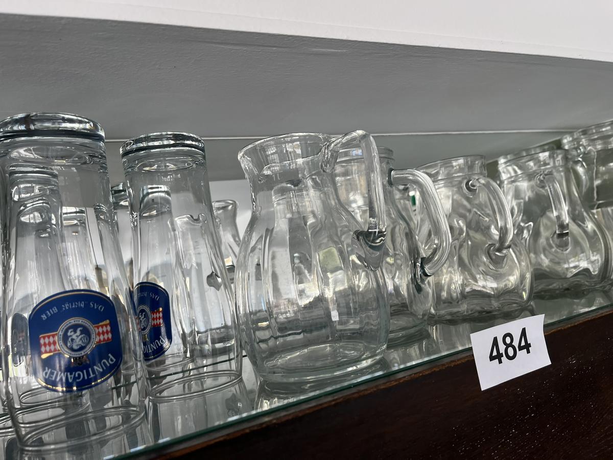 Regalinhalt Karaffen und Biergl&auml;ser?d=2026-05-28 20:33:03