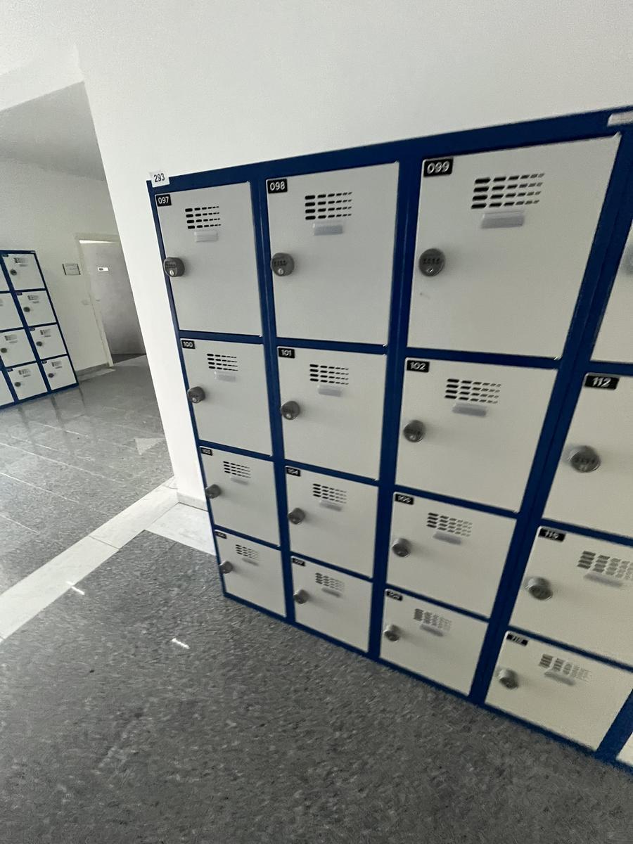 Garderobenschrank mit 12 Schlie&szlig;f&auml;chern mit Nummercode ca. 120 x 180 cm?d=2026-05-28 19:34:01