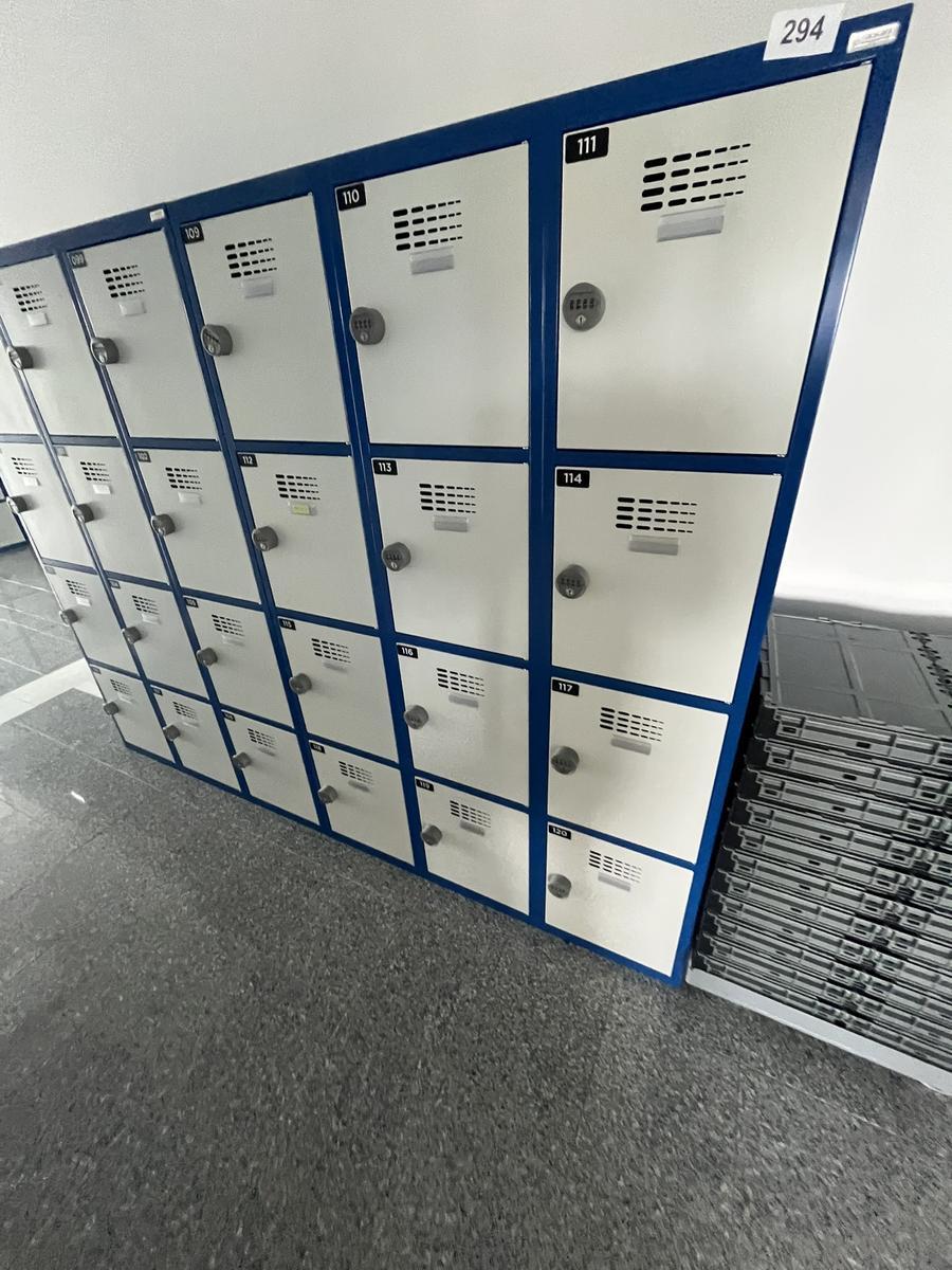 Garderobenschrank mit 12 Schlie&szlig;f&auml;chern mit Nummercode ca. 120 x 180 cm?d=2026-05-28 19:34:10